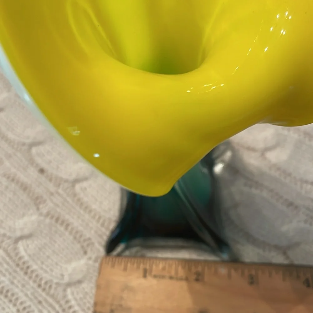 Art Glass Hand Blown Calla Lily/Tulip, Yellow/Teal/Glass Jack in the Pulpit Vase